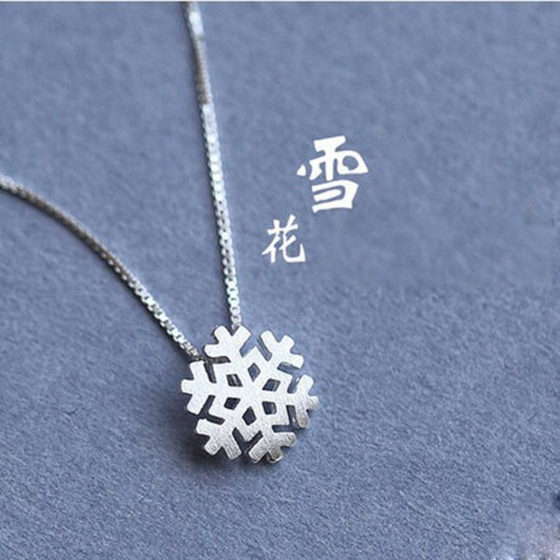 Plain silver snowflake silver female short clavicle chain fresh and simple brushed pendant accessories spring and summer version Plain silver snowflake silver female short clavicle chain fresh and simple brushed pendant accessories spring and summer version