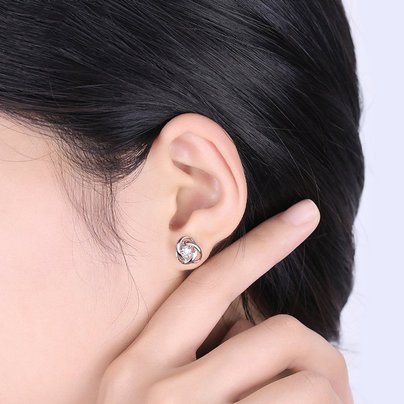 Fashion rotating earrings, sweet temperament, silver earrings, jewelry, accessories Fashion rotating earrings, sweet temperament, silver earrings, jewelry, accessories